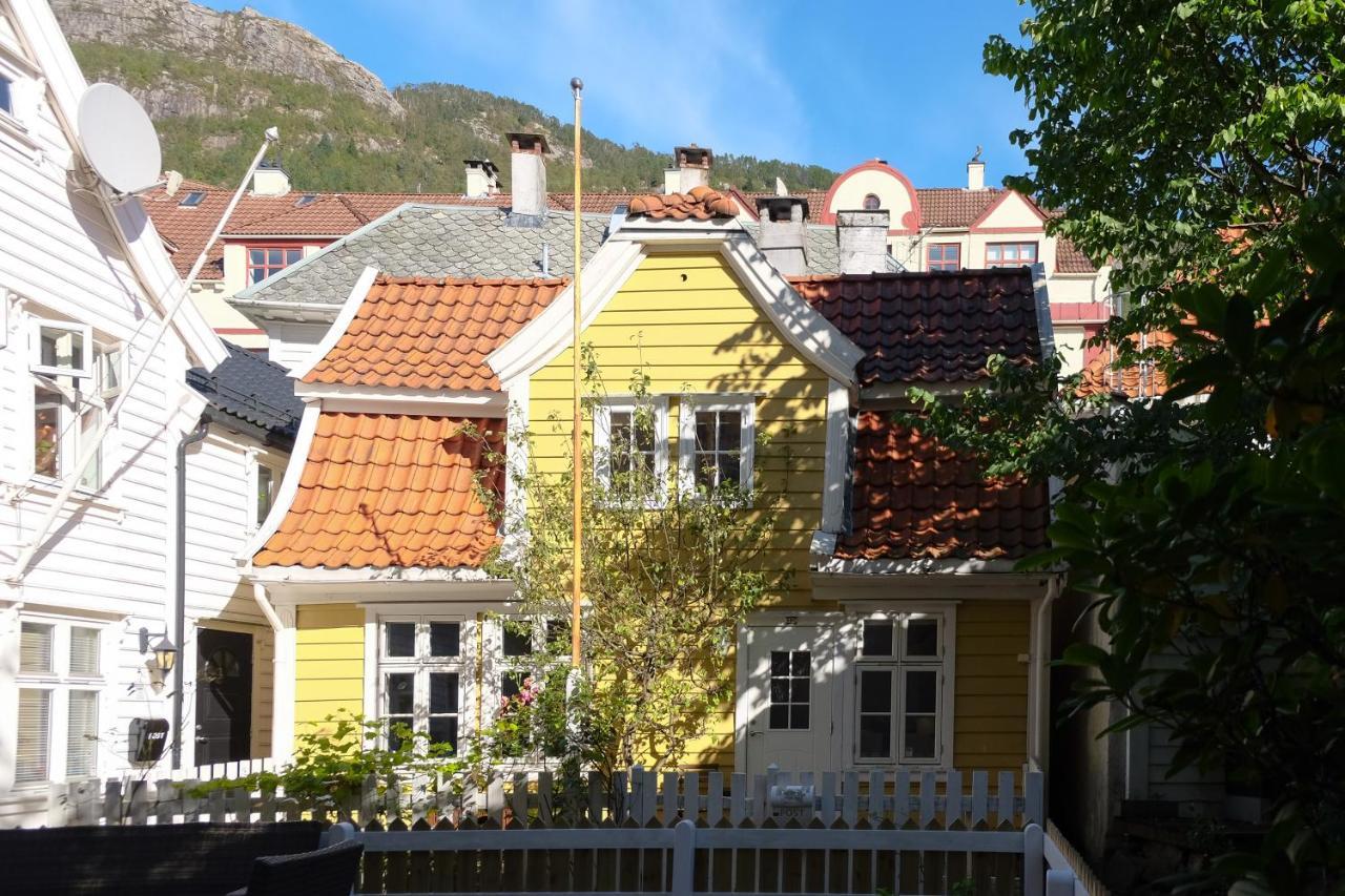 Charming Bergen House, Rare Historic House From 1779, Whole House Lägenhet Exteriör bild