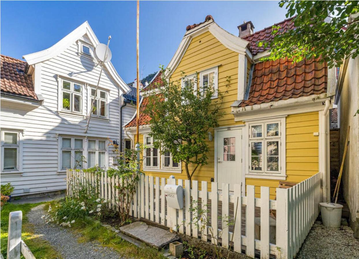 Charming Bergen House, Rare Historic House From 1779, Whole House Lägenhet Exteriör bild